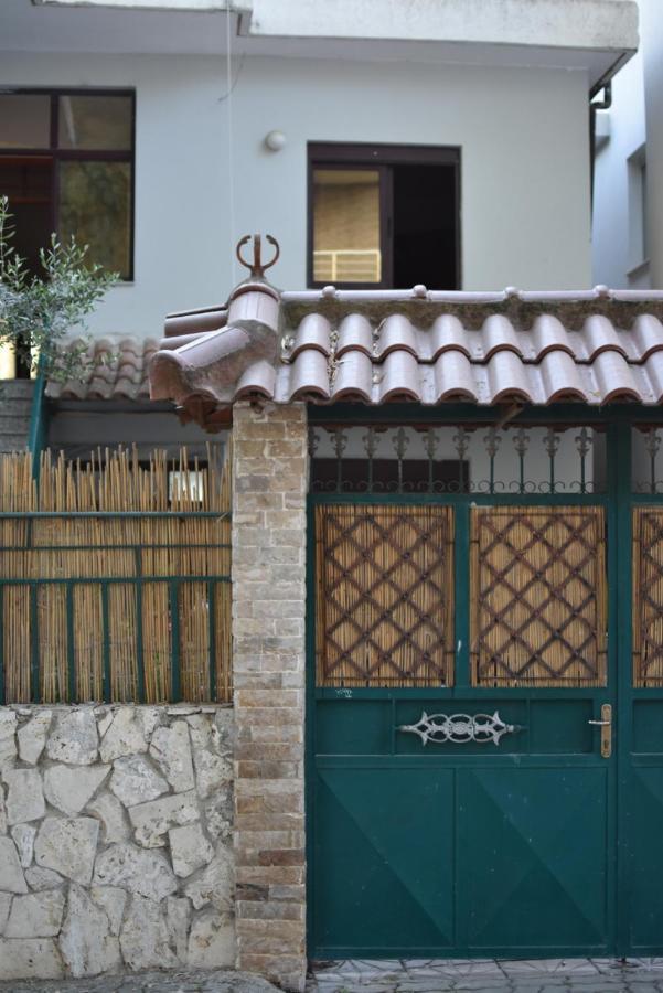 Private Apartment At Guest House Hektor & Aferdita Avlonya Dış mekan fotoğraf