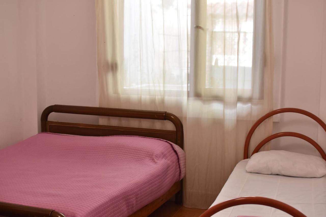 Private Apartment At Guest House Hektor & Aferdita Avlonya Dış mekan fotoğraf