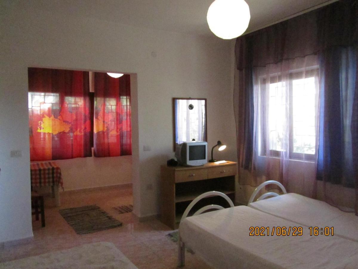 Private Apartment At Guest House Hektor & Aferdita Avlonya Dış mekan fotoğraf