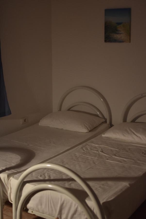 Private Apartment At Guest House Hektor & Aferdita Avlonya Dış mekan fotoğraf