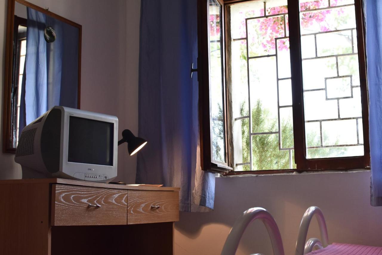 Private Apartment At Guest House Hektor & Aferdita Avlonya Dış mekan fotoğraf
